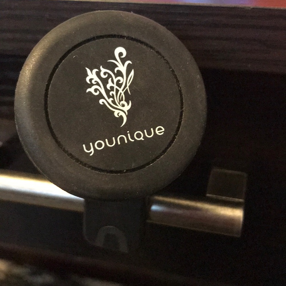 Younique Magnetic phone holder